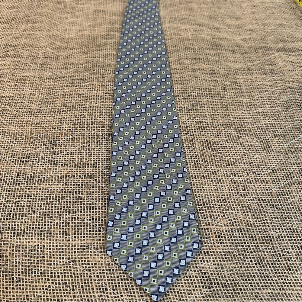 Giorgio Armani 100% Silk Checked Pattern Tie  Navy Green & Cream 4 X 60 inches - Picture 7 of 8